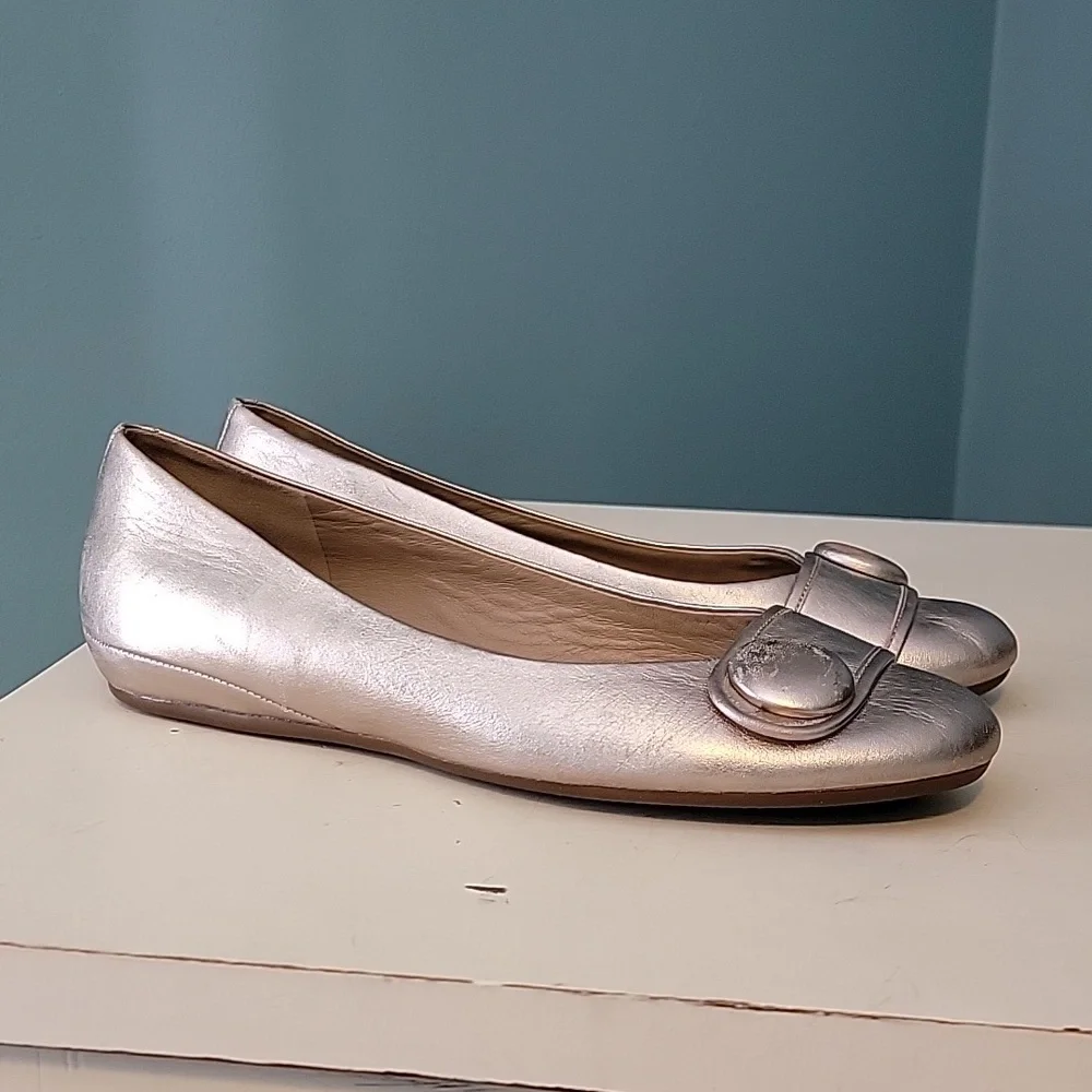 ECCO‎ Owando Light Gold Metallic Button Flats Eur 41, US 10.5